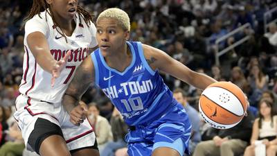 Chicago Sky win 1st game after coach James Wade's sudden exit