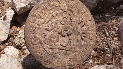 Encuentran ‘disco marcador de juego de pelota’ en Chichén Itzá