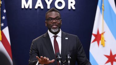 Mayor Brandon Johnson defends response to teen gatherings, migrant crisis: ‘My administration is different’