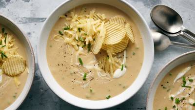 Recipe: Slow-cooker cauliflower, potato and white bean soup