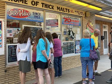 Tinley Park ice cream parlor marks 70 years of serving cold treats for generations of kids, and a few dogs too