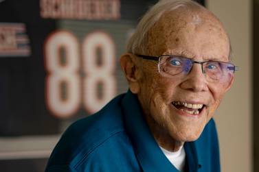 Gene Schroeder believed to be oldest living Chicago Bear