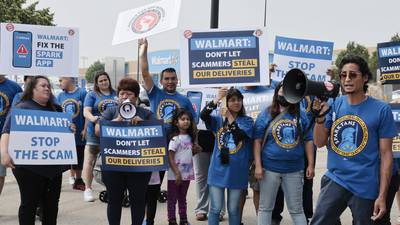 Los choferes de Walmart dicen que se ven obligados a competir contra los bots por las entregas