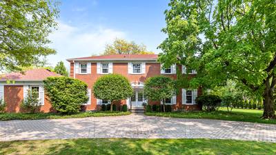 Northbrook 4-bedroom home with clay tennis court: $1.3M