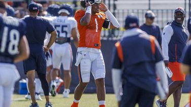 Chicago Bears training camp report: Justin Fields and the offense respond during a spirited session at Halas Hall